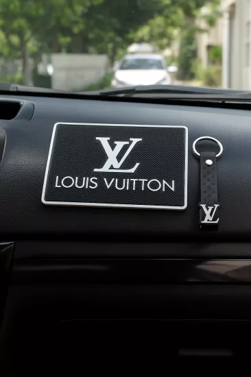 TKY Leve Logolu Araç İçi Torpido Üstü Kaydırmaz Ped ve Anahtarlık Seti